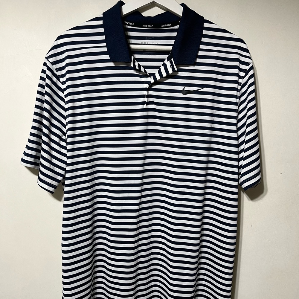 NIKE Golf Shirt - Picture 3 of 6